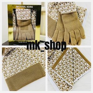 Michael Kors Hat Gloves Scarf Set 3 Pc